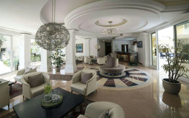 Victoria Palace Hotel & Zen Wellness