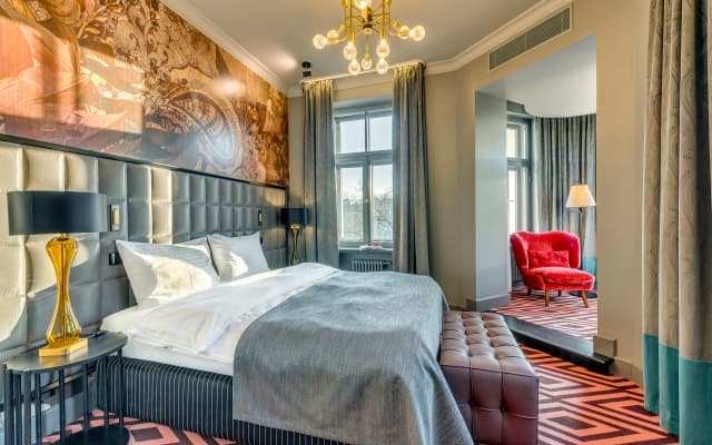 Grand Poet Hotel by Semarah