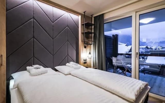 24 by AvenidA - Mountain Hotel