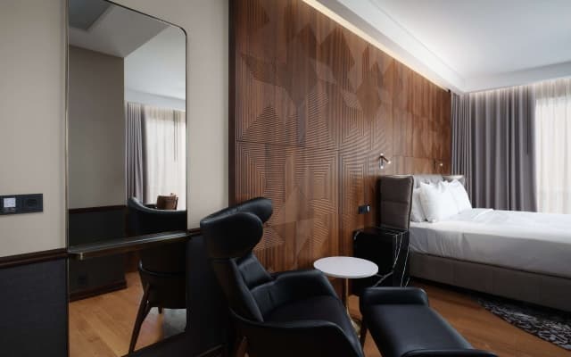 Iceland Parliament Hotel, Curio Collection By Hilton