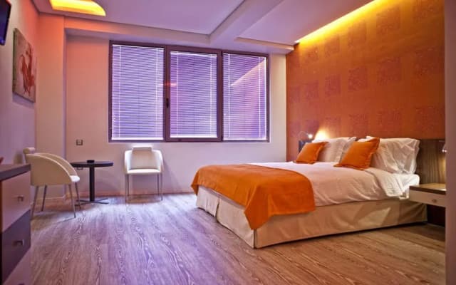 Novus City Hotel