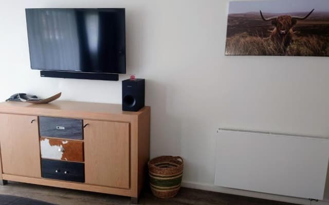 Maurers Schlierseetraum 6, Studio 455 mit 42 qm neu renoviert, Erdgeschoss mit eingezäunter Terrasse in ruhiger Lage am Kirchbichlweg 8