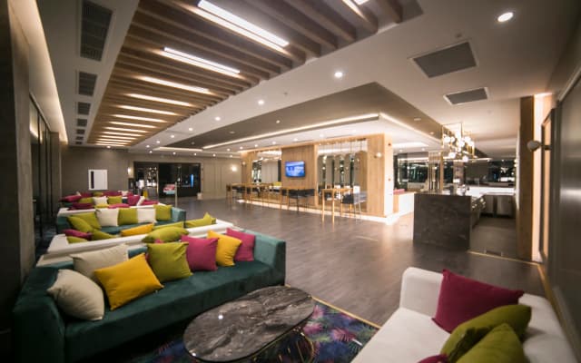 Sailor's Beach Club Hotel
